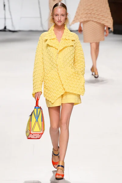 Look 22